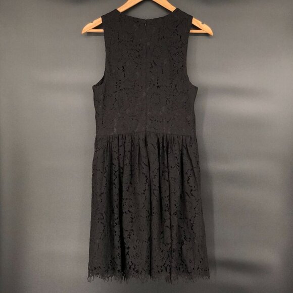 Lulus Women's Sleeveless Lace Plunge Neckline Dress M Black LBD Cocktail Party - Picture 2 of 9